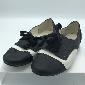 Not Rated Women’s Black and White Oxford Flat, 7 M